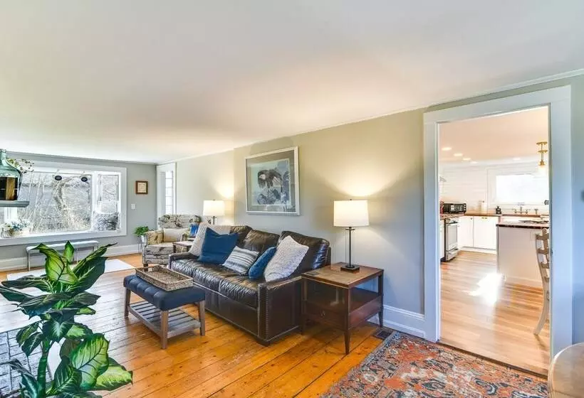 Oceanside Cape Home On The Harbor: Near Kayaking