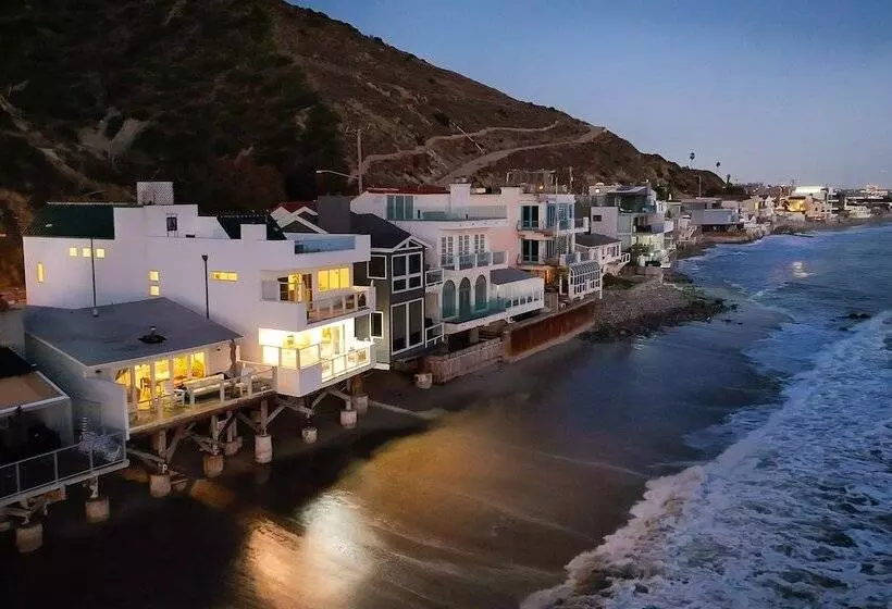 Beachfront Malibu House W/ Sauna & Ocean View Deck