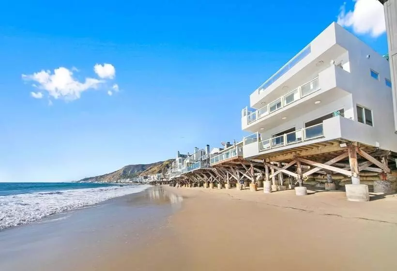 Beachfront Malibu House W/ Sauna & Ocean View Deck