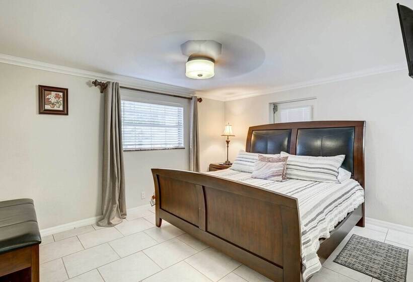 Breezy Naples Home With Private Outdoor Pool!