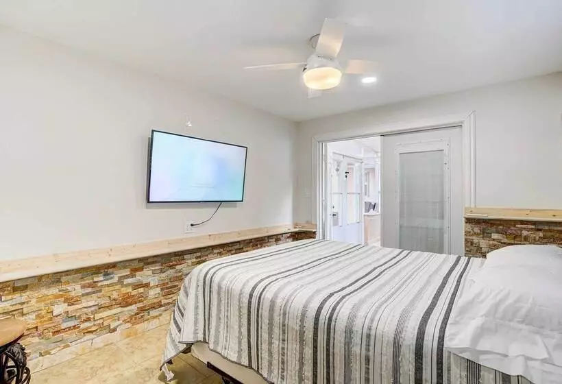 Breezy Naples Home With Private Outdoor Pool!