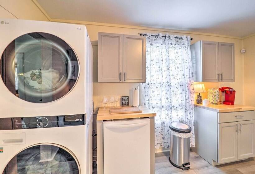 Bright Boone Home: Walk To Appalachian State!