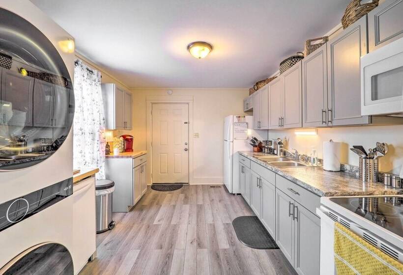 Bright Boone Home: Walk To Appalachian State!