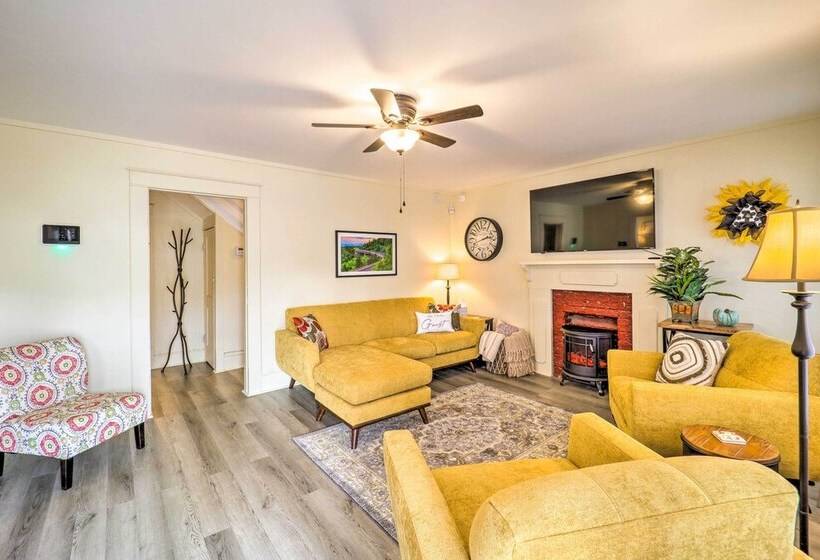 Bright Boone Home: Walk To Appalachian State!