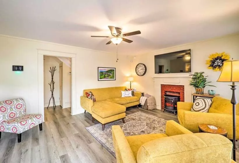 Bright Boone Home: Walk To Appalachian State!