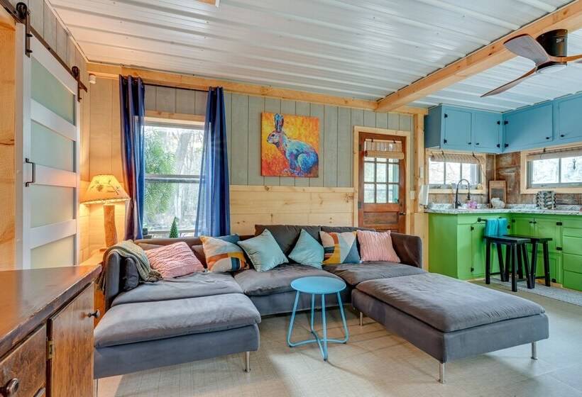 Bright Gladwin Cottage W/ Deck & Kayaks!