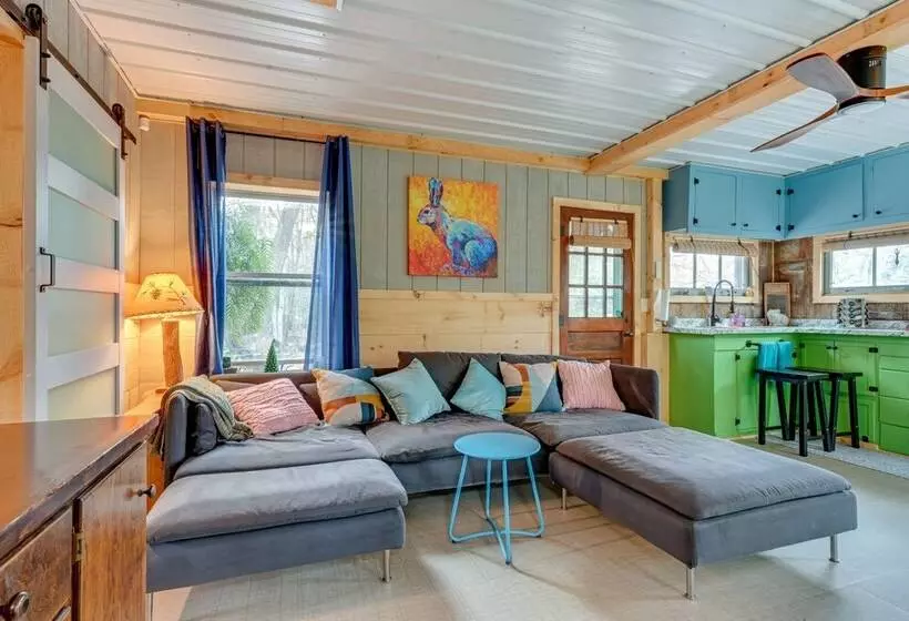 Bright Gladwin Cottage W/ Deck & Kayaks!