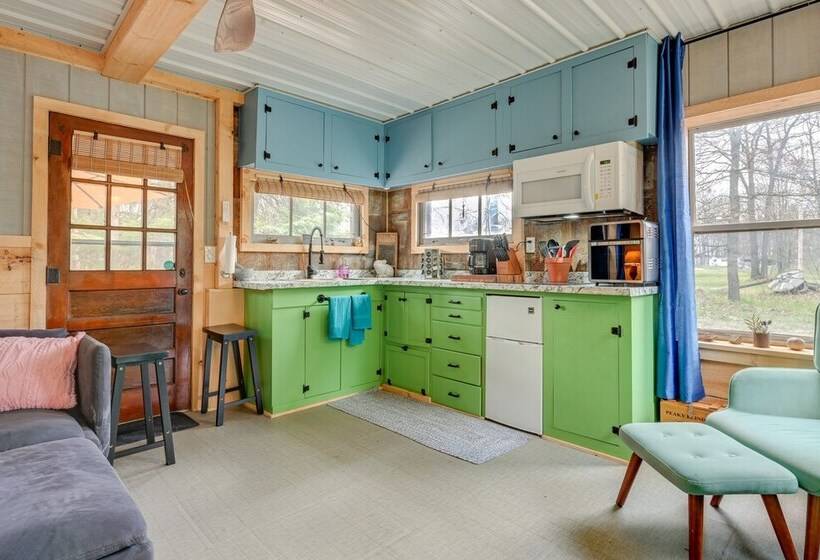 Bright Gladwin Cottage W/ Deck & Kayaks!