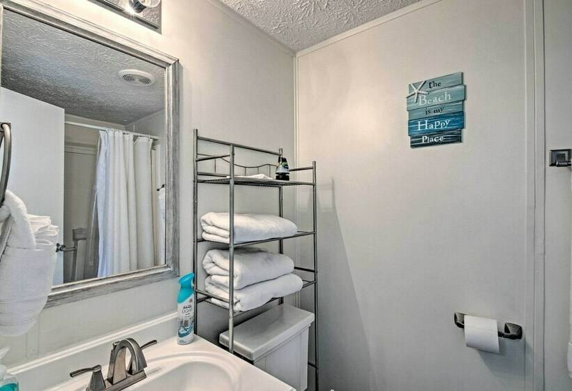 Bright Pensacola Home W/ Backyard Pets Welcome!