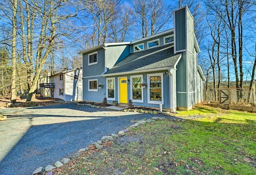 Bright Tobyhanna Retreat W/ Fire Pit, Walk To Lake