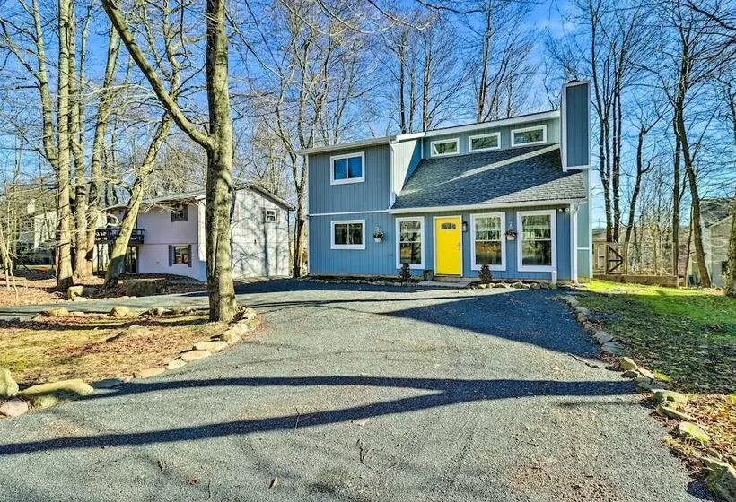 Bright Tobyhanna Retreat W/ Fire Pit, Walk To Lake