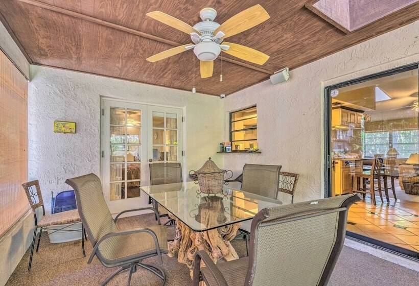 Canalfront Homosassa Escape W/ Private Dock!