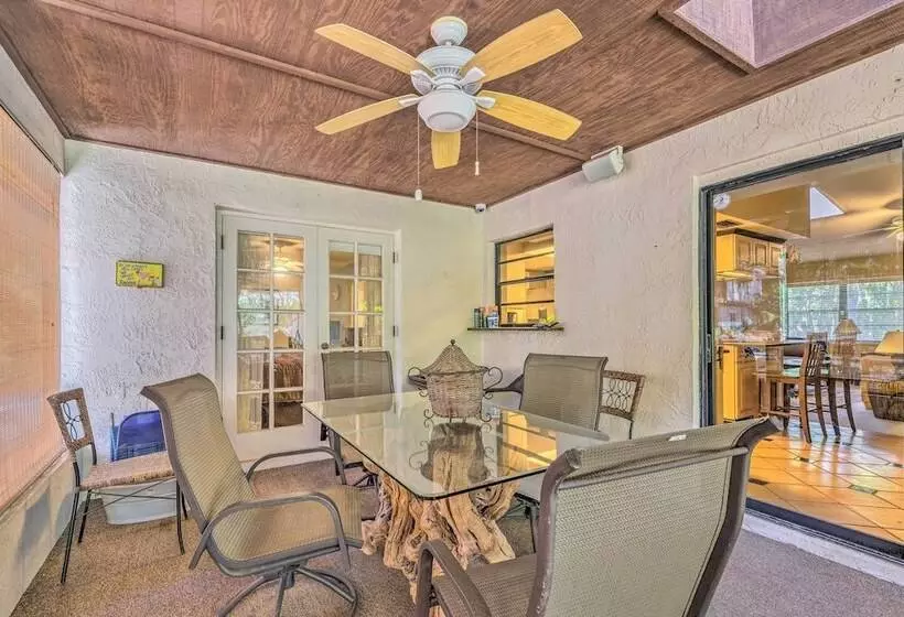 Canalfront Homosassa Escape W/ Private Dock!