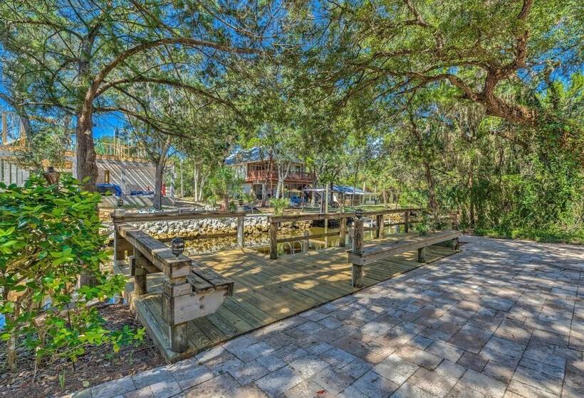 Canalfront Homosassa Escape W/ Private Dock!