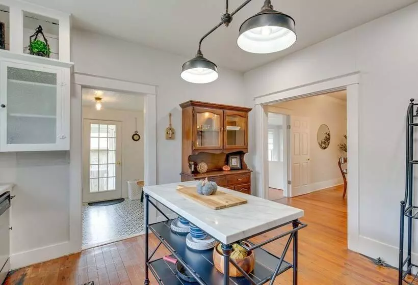 Canton Home W/ Porch < 1 Mile To First Monday!