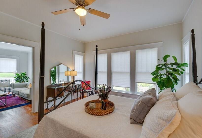 Canton Home W/ Porch < 1 Mile To First Monday!