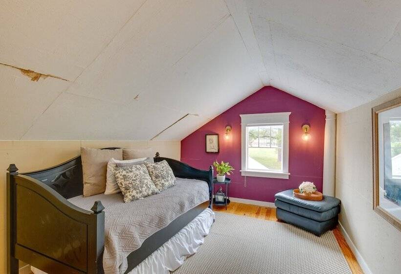 Canton Home W/ Porch < 1 Mile To First Monday!