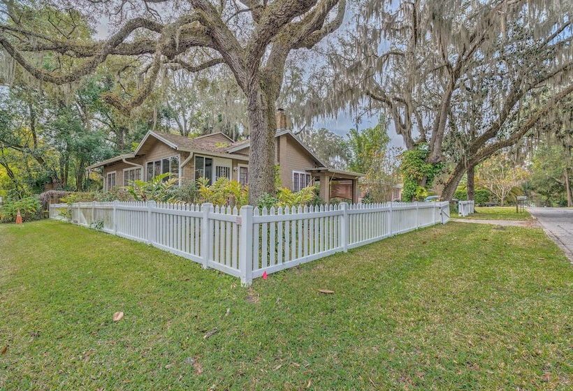 Chic Ocala Home W/ Yard ~ 1 Mi To Dtwn Square