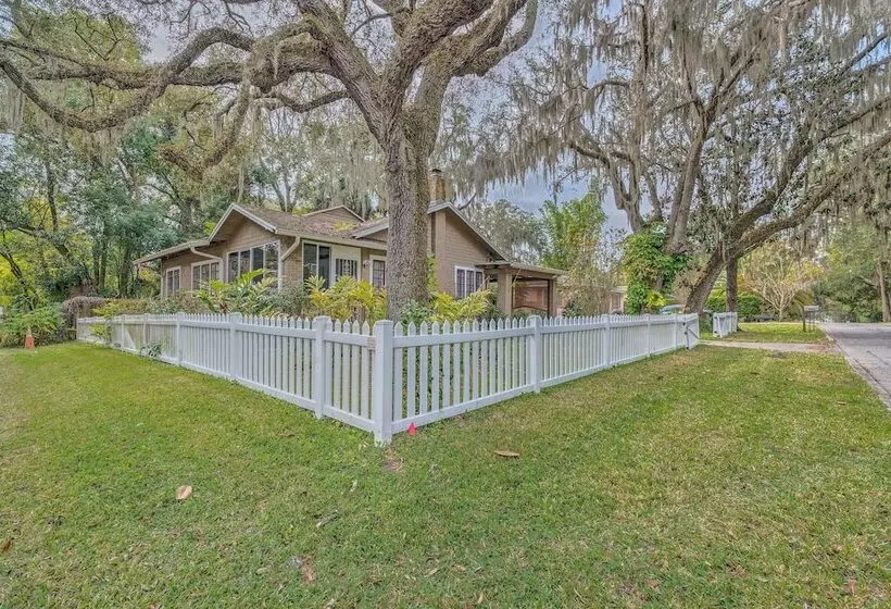 Chic Ocala Home W/ Yard ~ 1 Mi To Dtwn Square