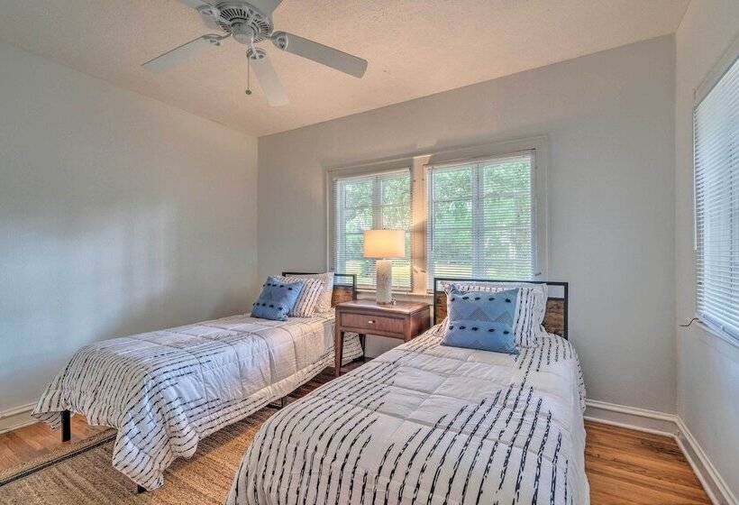 Chic Ocala Home W/ Yard ~ 1 Mi To Dtwn Square