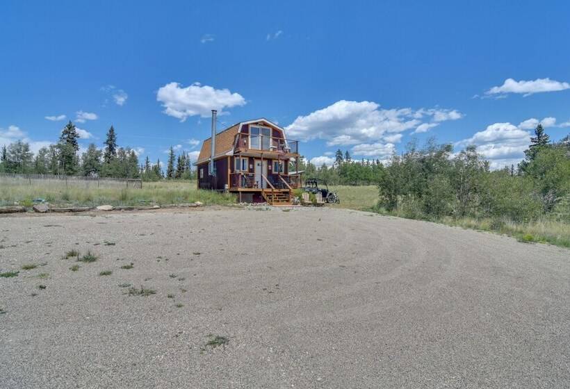 Secluded Jefferson Cabin W/ Deck + Mountain Views!