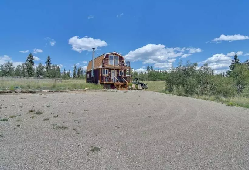 Secluded Jefferson Cabin W/ Deck + Mountain Views!