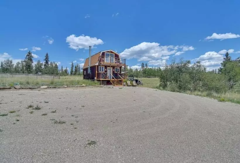 Secluded Jefferson Cabin W/ Deck + Mountain Views!