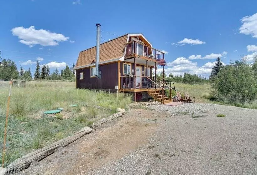 Secluded Jefferson Cabin W/ Deck + Mountain Views!