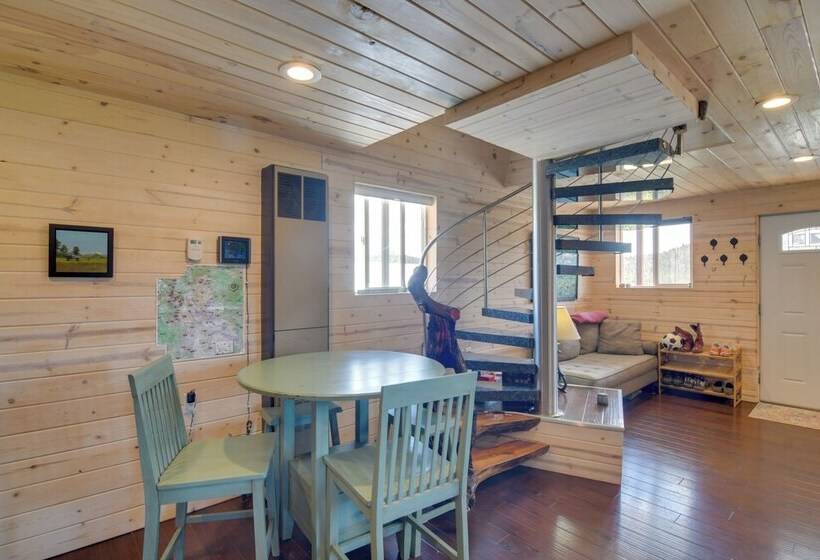 Secluded Jefferson Cabin W/ Deck + Mountain Views!