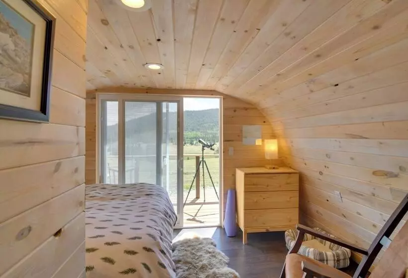 Secluded Jefferson Cabin W/ Deck + Mountain Views!