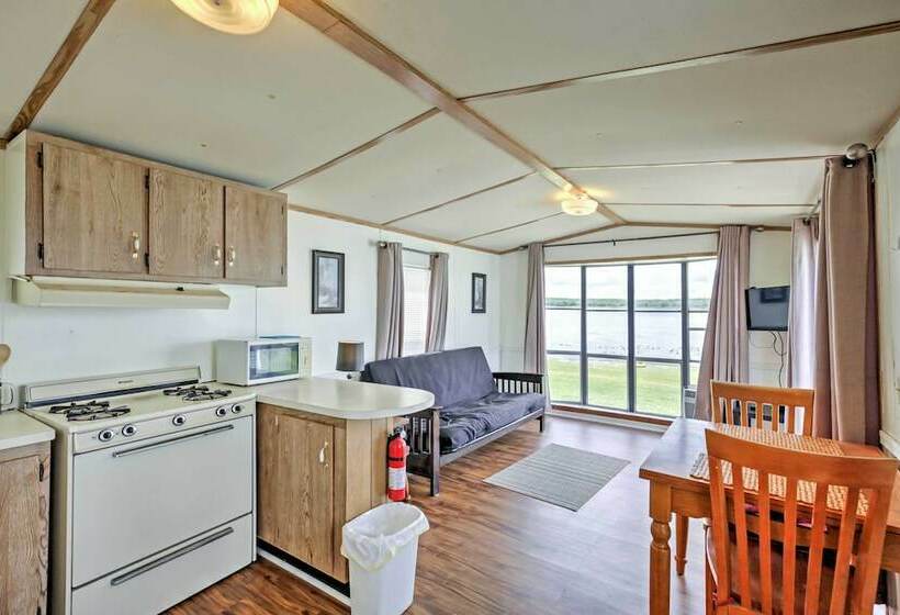 Cozy Lakefront Home In Ocala W/ Deck, Grill + A/c!