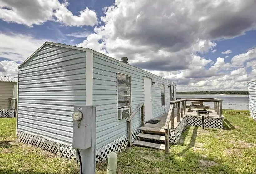 Cozy Lakefront Home In Ocala W/ Deck, Grill + A/c!