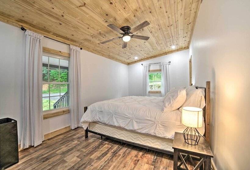 Creekside Ranch W/ Porch ~ 2 Mi To Pkwy