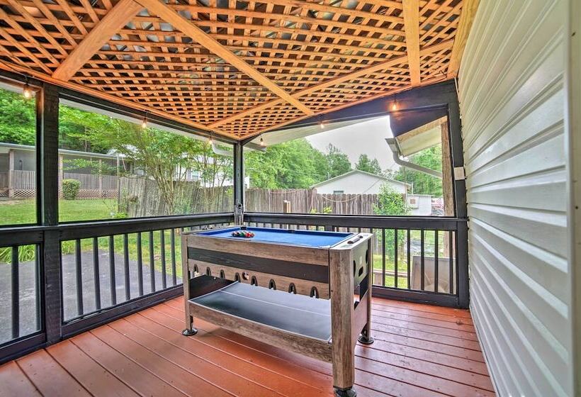 Creekside Ranch W/ Porch ~ 2 Mi To Pkwy