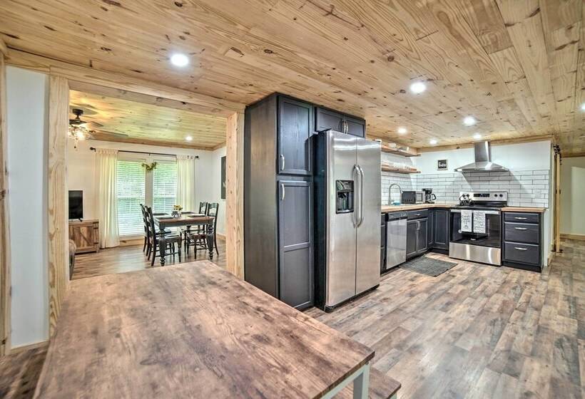 Creekside Ranch W/ Porch ~ 2 Mi To Pkwy