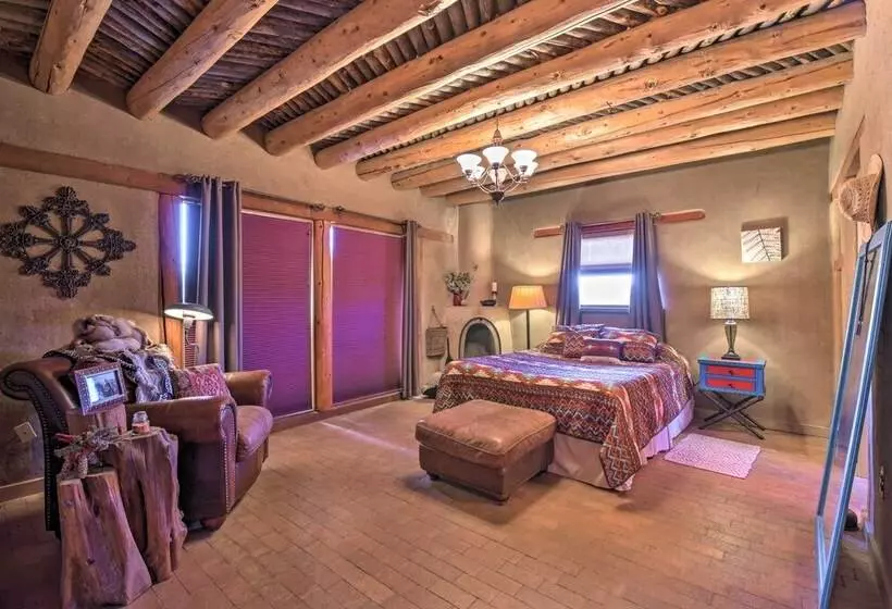 El Prado Adobe Home: Courtyard W/ Mountain Views!