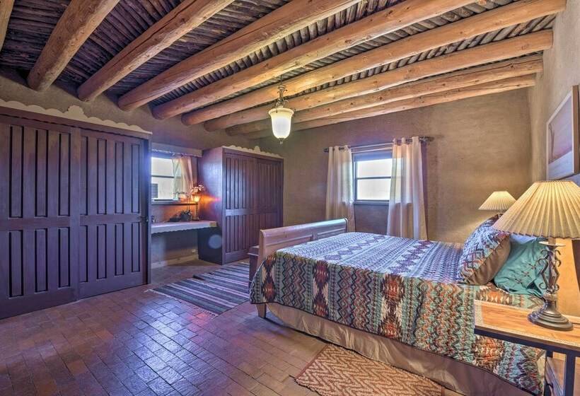 El Prado Adobe Home: Courtyard W/ Mountain Views!