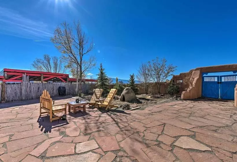 El Prado Adobe Home: Courtyard W/ Mountain Views!