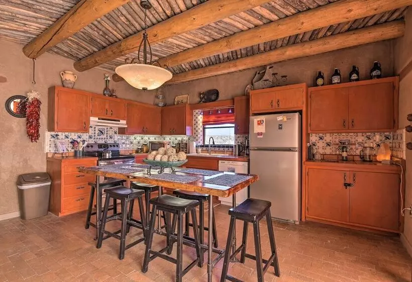 El Prado Adobe Home: Courtyard W/ Mountain Views!