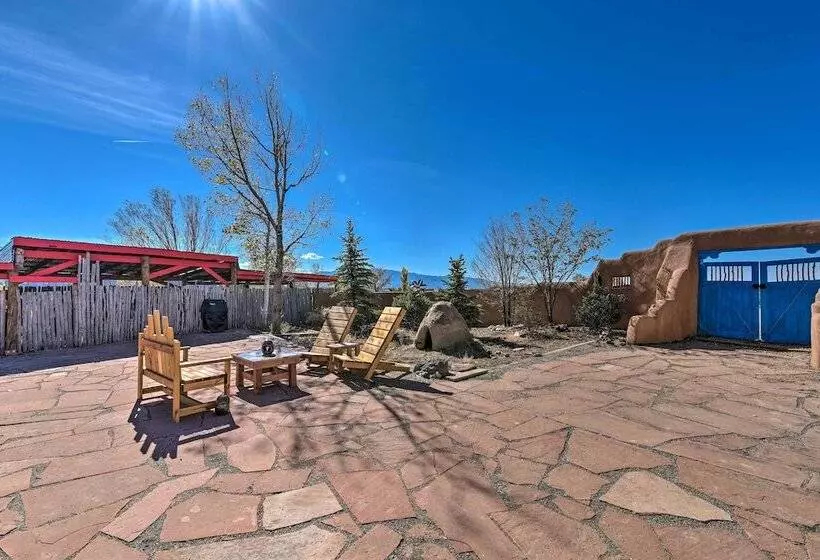 El Prado Adobe Home: Courtyard W/ Mountain Views!