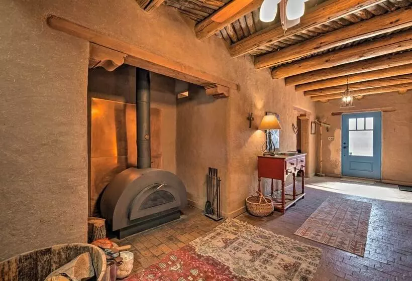 El Prado Adobe Home: Courtyard W/ Mountain Views!