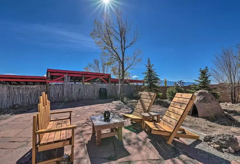 El Prado Adobe Home: Courtyard W/ Mountain Views!