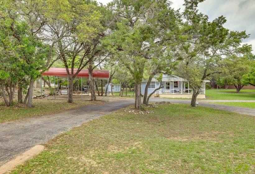 Canyon Lake Home W/ Resort Amenities & Fire Pit!