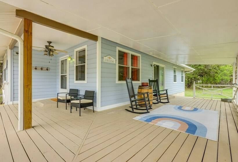 Canyon Lake Home W/ Resort Amenities & Fire Pit!