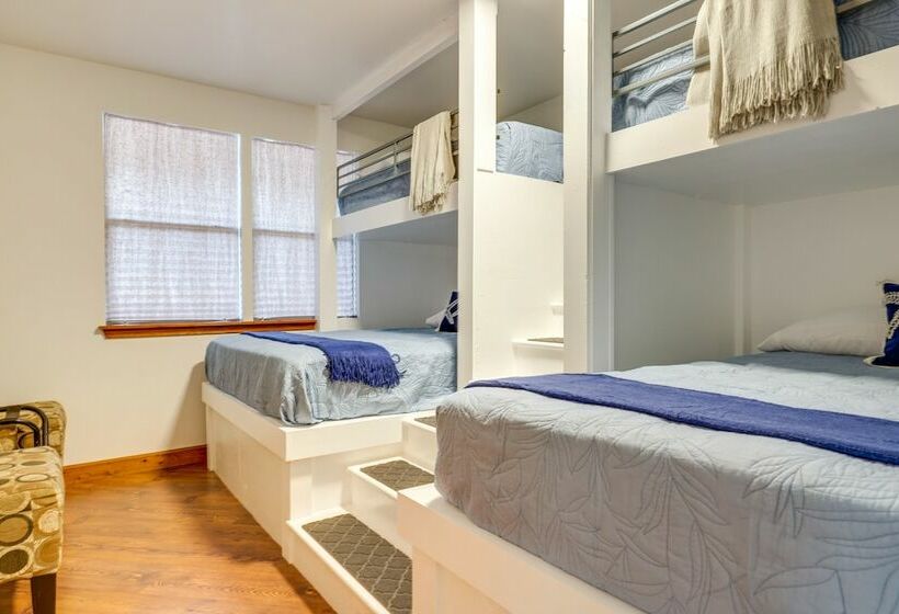 Canyon Lake Home W/ Resort Amenities & Fire Pit!