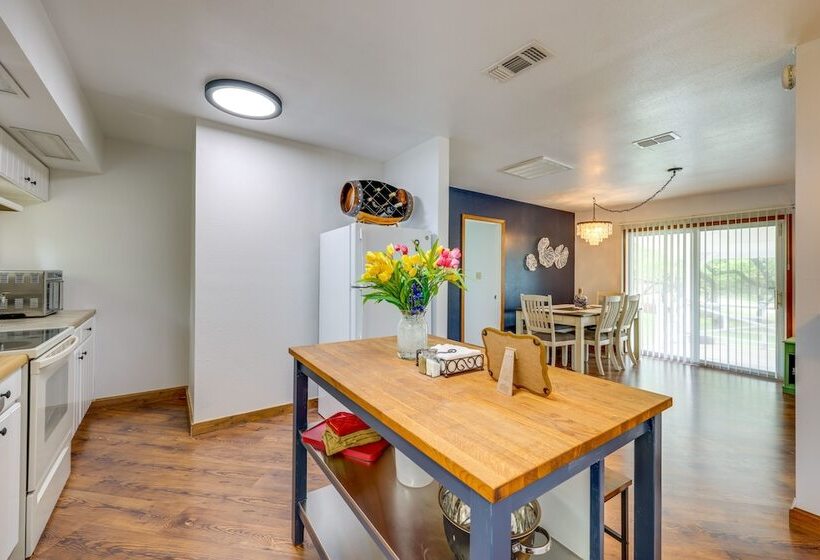 Canyon Lake Home W/ Resort Amenities & Fire Pit!