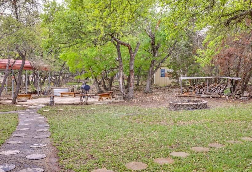 Canyon Lake Home W/ Resort Amenities & Fire Pit!
