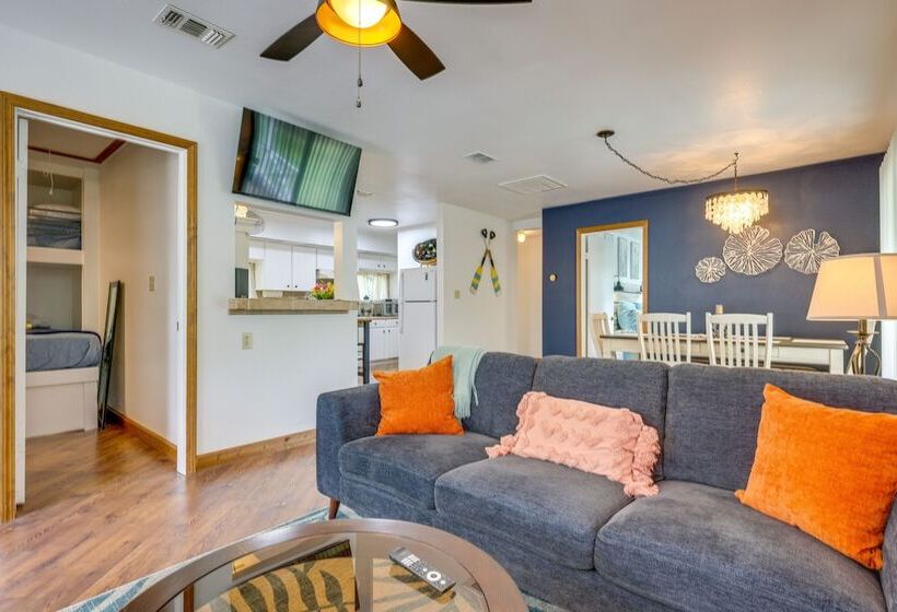 Canyon Lake Home W/ Resort Amenities & Fire Pit!