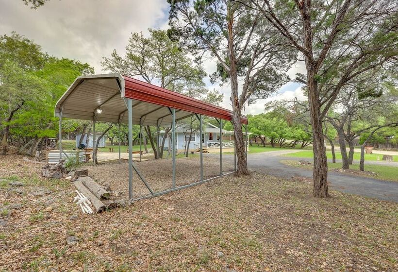 Canyon Lake Home W/ Resort Amenities & Fire Pit!