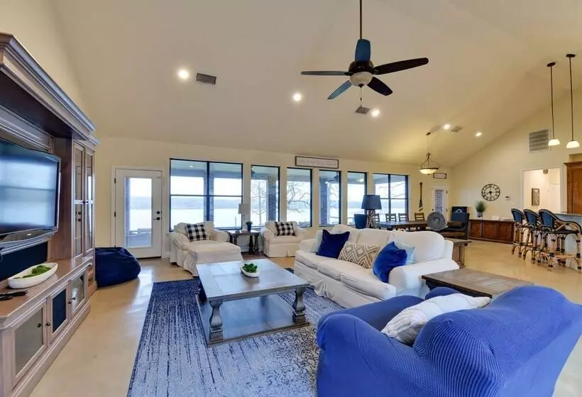 Dock & Game Room: Alvarado Lake Getaway!